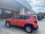 Used 2017 Jeep Renegade Latitude w/ Popular Equipment Group image 3