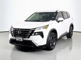 Used 2024 Nissan Rogue SV image 3