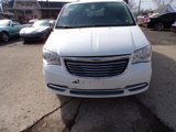 Used 2015 Chrysler Town & Country Touring-L w/ Driver Convenience Group image 2