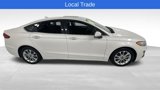 Used 2020 Ford Fusion SE image 2