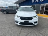 Used 2022 Chrysler Pacifica Touring-L image 2