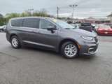 Used 2023 Chrysler Pacifica Touring-L image 2