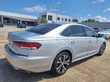 Used 2021 Volkswagen Passat 2.0T SE image 5