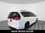 Used 2018 Chrysler Pacifica Touring-L Plus image 3