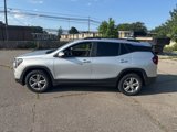 Used 2022 GMC Terrain SLE w/ Driver Convenience Package image 2