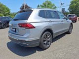 Used 2022 Volkswagen Tiguan SE w/ Panoramic Sunroof Package image 6