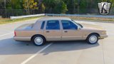 Used 1996 Lincoln Town Car Signature image 5