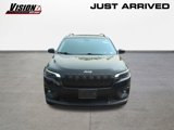 Used 2019 Jeep Cherokee Latitude w/ Cold Weather Group image 2