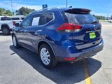 Used 2017 Nissan Rogue SV image 4