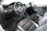 Used 2017 Volkswagen Jetta SE image 4