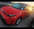 Used 2023 Kia Soul LX w/ LX Technology Package image 2