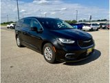 Used 2023 Chrysler Pacifica Touring-L image 6