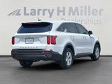 Used 2022 Kia Sorento LX image 5