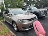Used 2017 Chrysler Pacifica Touring-L Plus w/ Advanced Safetytec Group image 2