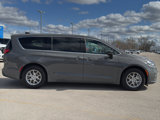 New 2025 Chrysler Pacifica Select image 4