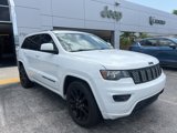 Used 2018 Jeep Grand Cherokee Altitude image 3