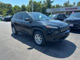 Used 2018 Jeep Cherokee Latitude Plus w/ Comfort/Convenience Group image 2