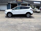 Used 2017 Ford Escape SE image 2
