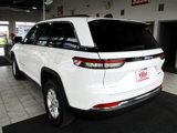 Used 2022 Jeep Grand Cherokee Laredo w/ Luxury Tech Group I image 4