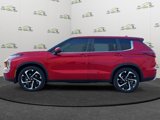 Used 2022 Mitsubishi Outlander SE image 2