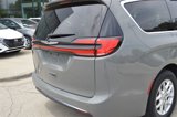 Used 2022 Chrysler Pacifica Touring-L image 6