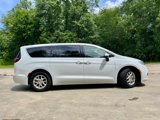 Used 2023 Chrysler Pacifica Touring-L image 4