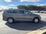 Used 2022 Chrysler Pacifica Touring-L image 2