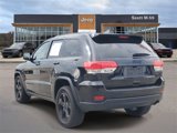 Used 2018 Jeep Grand Cherokee Laredo image 3