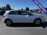 Used 2016 Volkswagen e-Golf SE image 4