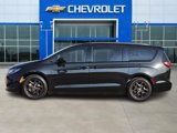 Used 2020 Chrysler Pacifica Touring-L Plus w/ S Appearance Package image 3