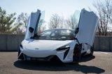 Used 2023 McLaren Artura image 2