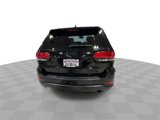 Used 2019 Jeep Grand Cherokee Laredo image 2