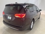 Used 2017 Chrysler Pacifica Touring-L image 5