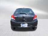 Used 2011 Toyota Yaris 4-Door Hatchback image 4