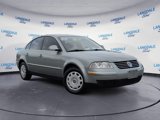 Used 2005 Volkswagen Passat GL image 2