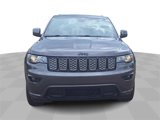 Used 2018 Jeep Grand Cherokee Altitude image 3