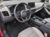 Used 2023 Nissan Rogue SV image 2