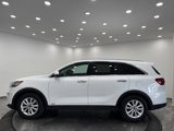 Used 2019 Kia Sorento LX w/ LX Convenience Package image 4