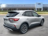Used 2020 Ford Escape Titanium image 4
