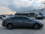 Used 2017 Toyota Avalon XLE image 2