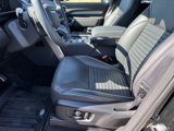 Used 2024 Land Rover Discovery Dynamic SE image 5