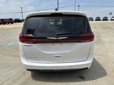 Used 2023 Chrysler Pacifica Touring-L image 4