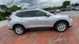 Used 2019 Nissan Rogue SV image 2