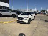 Used 2023 Nissan Rogue SV image 3
