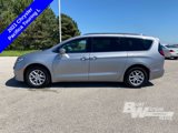 Used 2021 Chrysler Pacifica Touring-L image 3