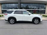Used 2023 Nissan Pathfinder SL image 2