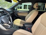 Used 2022 Volkswagen Tiguan SE image 4