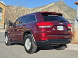 Used 2018 Jeep Grand Cherokee Laredo image 3