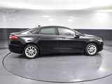 Used 2019 Ford Fusion SE image 4