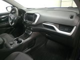 Used 2023 GMC Terrain SLE w/ Driver Convenience Package image 5